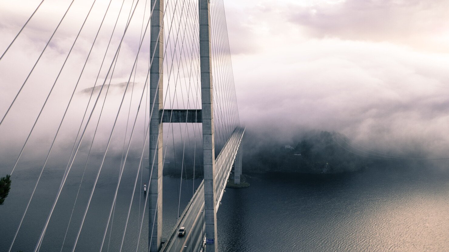 bridge-cars-fog-travel-034492467129f59f2b17810a6a44b284